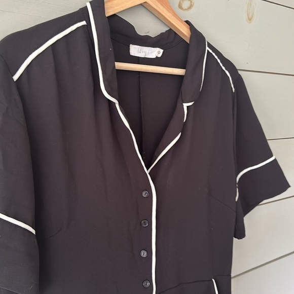 Lush Button-Front Romper – Size Large (Black, Perfect Condition) - Picture 7 of 8